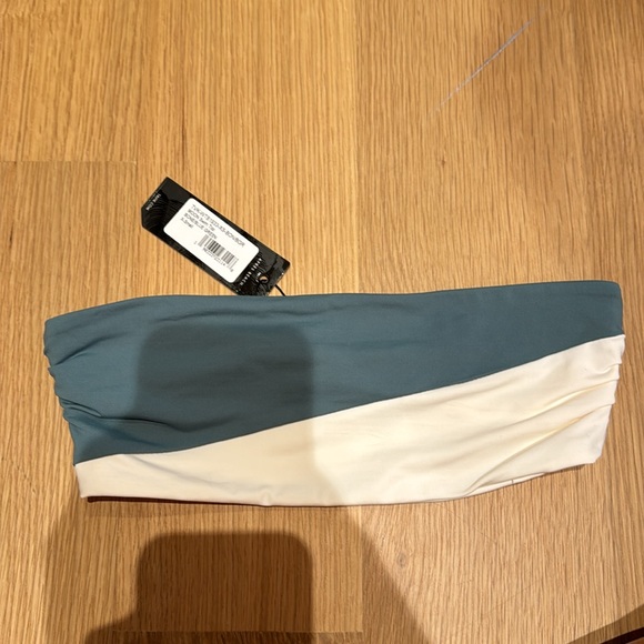 NWT TAVIK SWIMWEAR BIKINI TOP - Picture 2 of 4